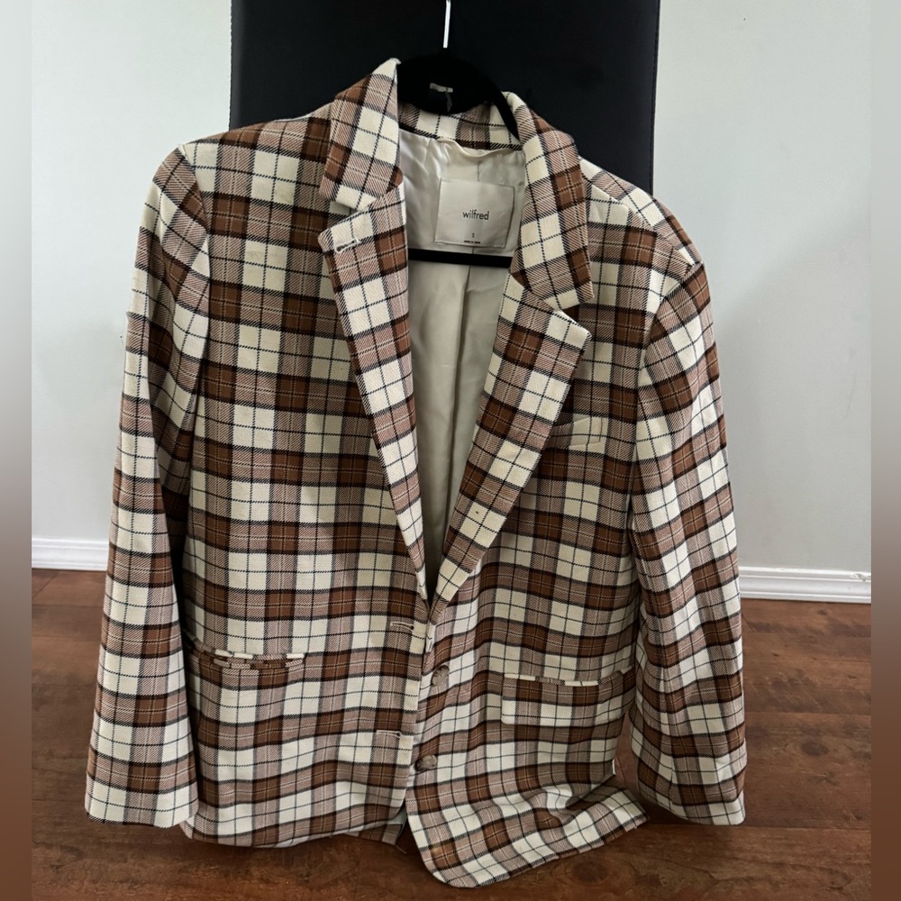 Aritzia Wilfred blazer